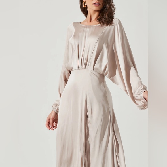 Astr the label MARIN DOLMAN SLEEVE MIDI DRESS - champagne - Picture 2 of 7